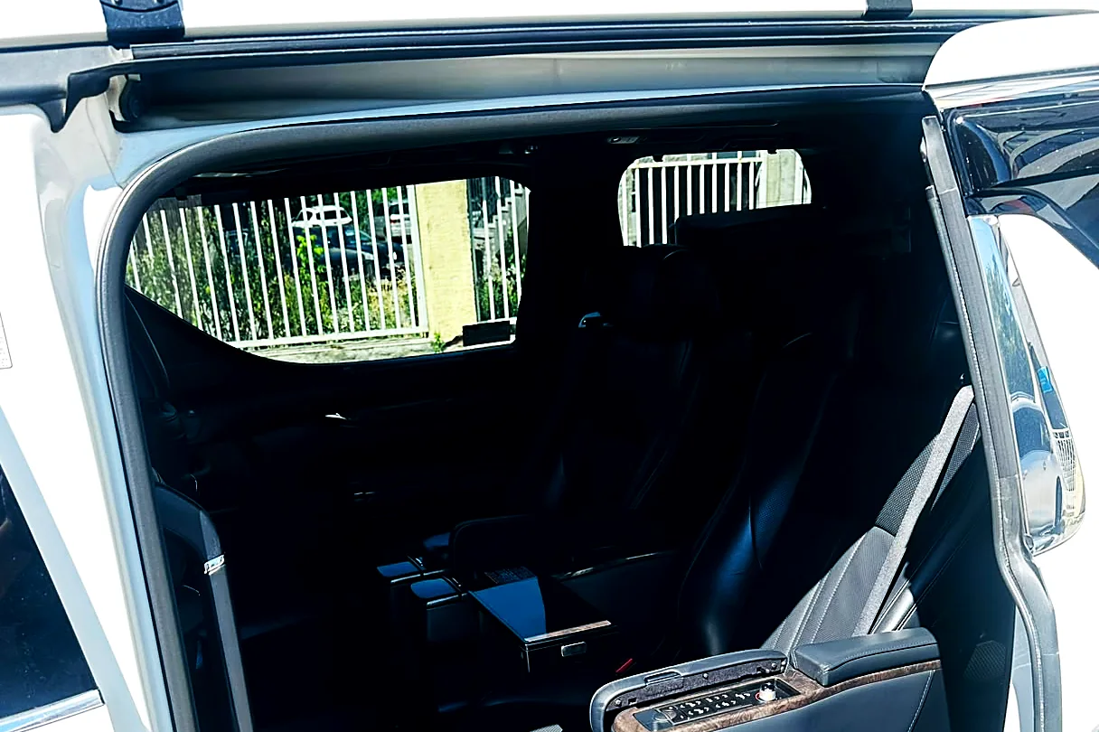 Салон Toyota Alphard Дениса. Фотография партнёра.