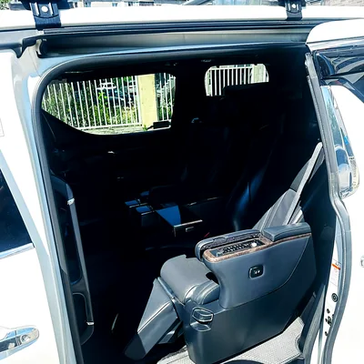 Toyota Alphard — салон
